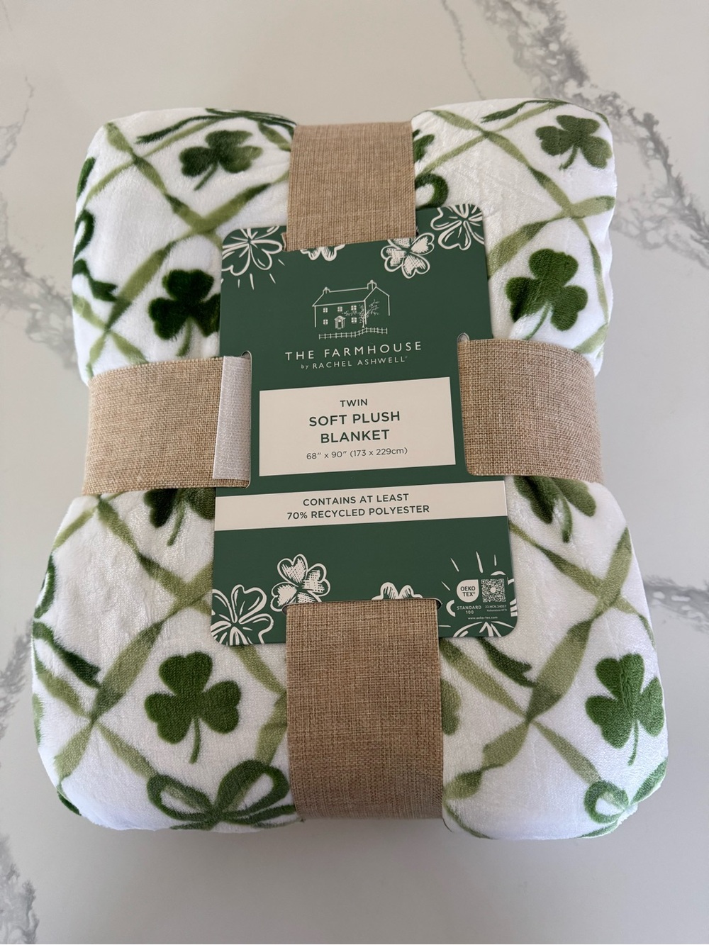 The Farmhouse by Rachel Ashwell Lucky Green Clovers & Bows Plush Blanket NEW
